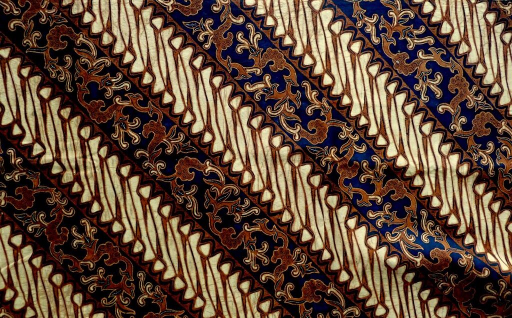 gedung tertinggi di pekalongan diantara produsen batik